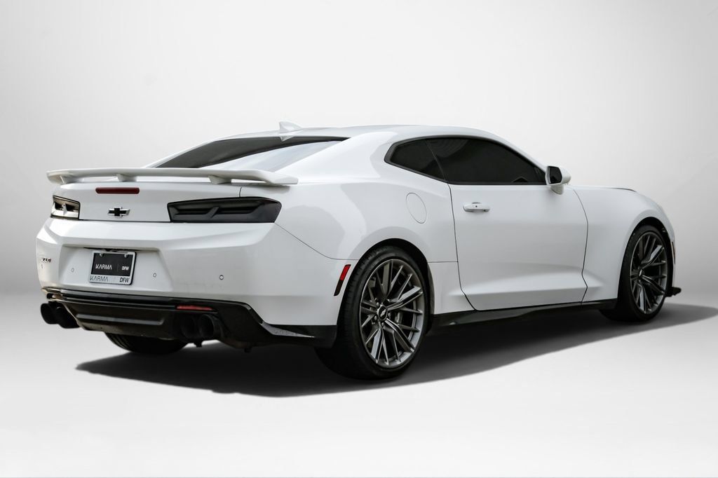 Used 2018 Chevrolet Camaro ZL1 RWD image 6