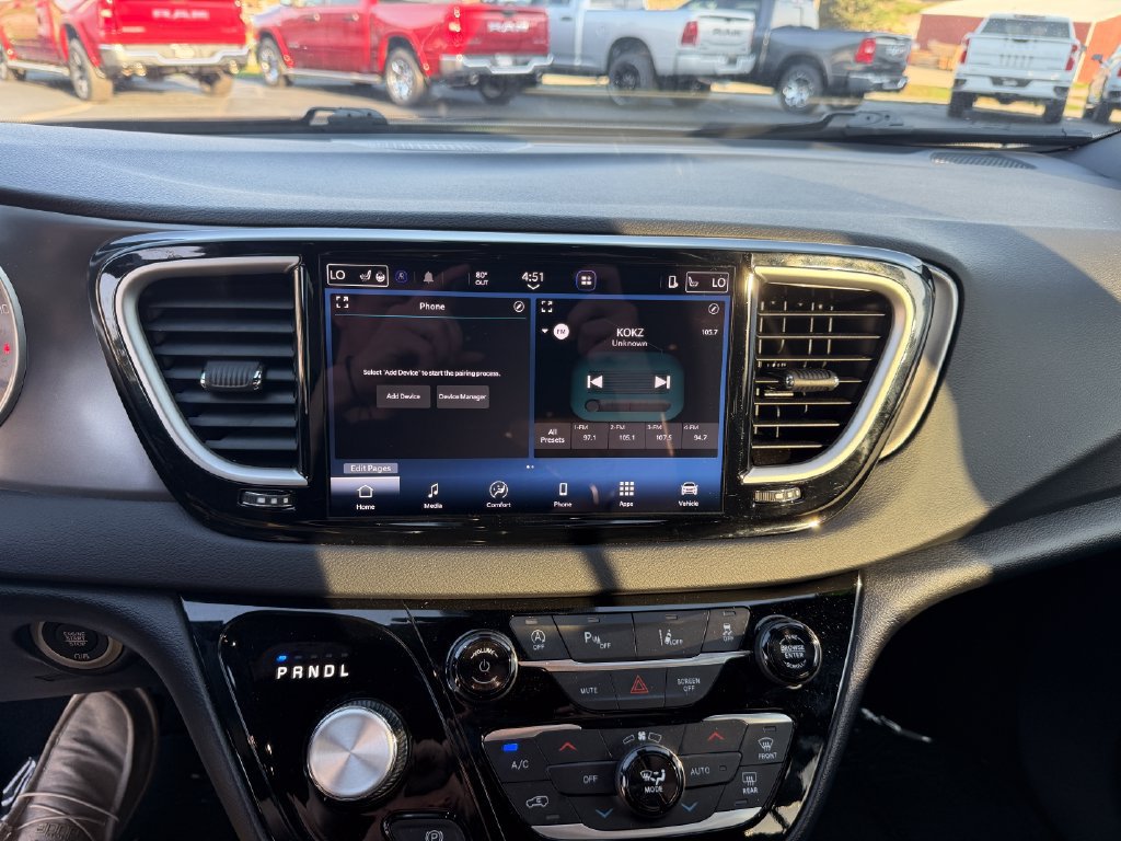 Used 2026 Chrysler Pacifica Select FWD image 27