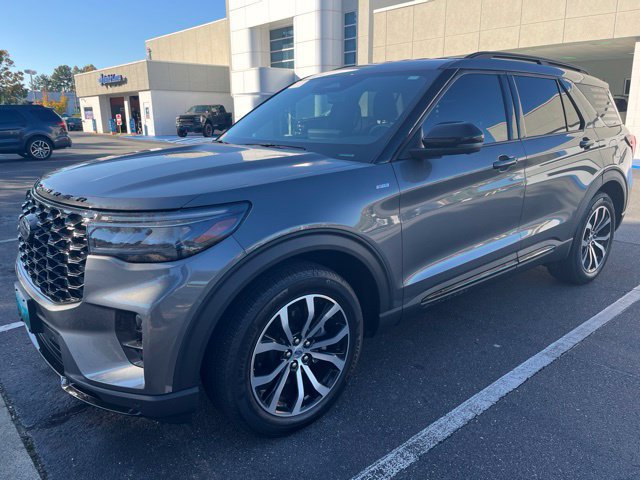 Used 2025 Ford Explorer ST-Line w/ Premium Package RWD image 1