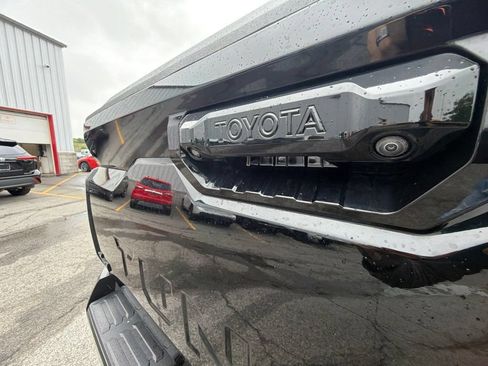 Used 2023 Toyota Tundra Platinum AWD/4WD image 13