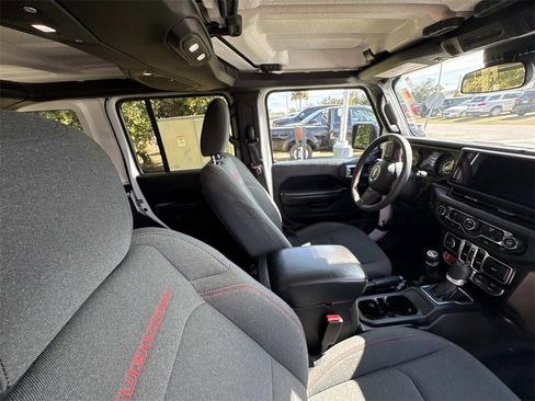 Used 2025 Jeep Wrangler Unlimited Rubicon image 18