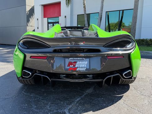 Used 2018 McLaren 570S Spider image 14