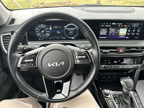 Used 2024 Kia Seltos S image 14