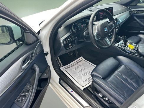 Used 2019 BMW 530i w/ M Sport Package RWD image 13