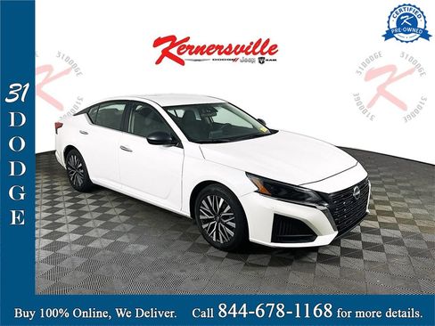 Used 2024 Nissan Altima 2.5 SV image 1
