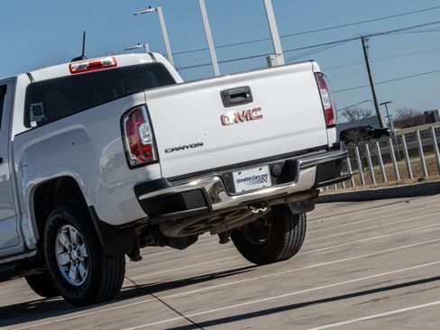 Used 2017 GMC Canyon 2WD Crew Cab w/ Convenience Package image 6