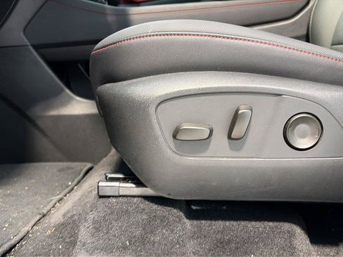 Used 2025 Chevrolet Traverse Z71 AWD/4WD image 21