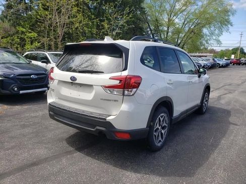 Used 2021 Subaru Forester Premium AWD/4WD image 3