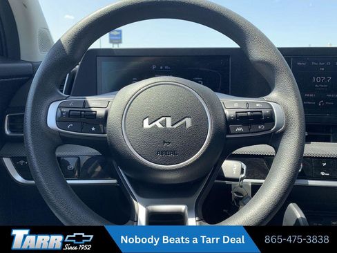 Used 2024 Kia Sportage LX FWD image 11