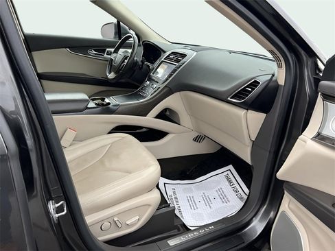 Used 2020 Lincoln Nautilus Reserve w/ Equipment Group 202A image 20