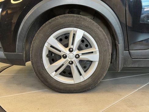 Used 2019 Nissan Kicks S FWD image 24