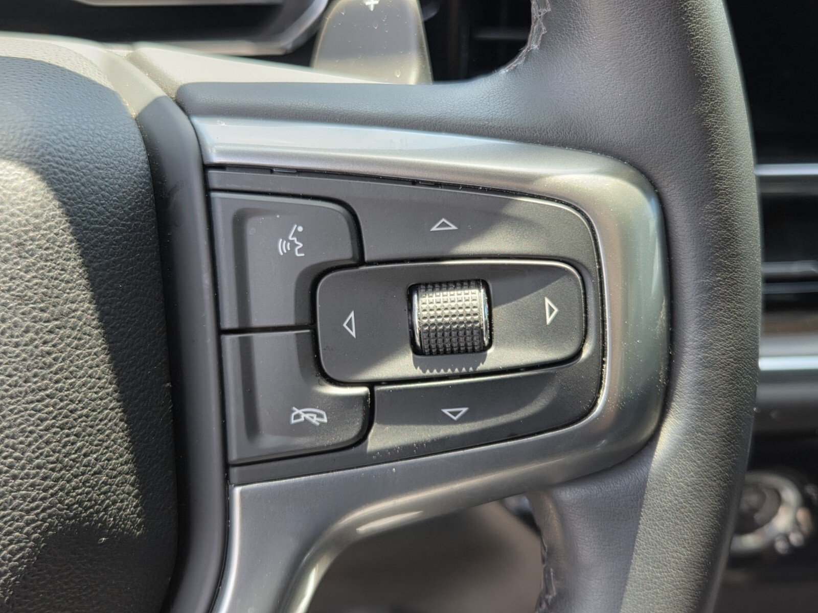 Used 2024 Chevrolet Silverado 1500 LT AWD/4WD image 22