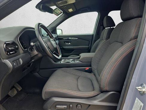 Used 2025 Honda Pilot Sport image 15