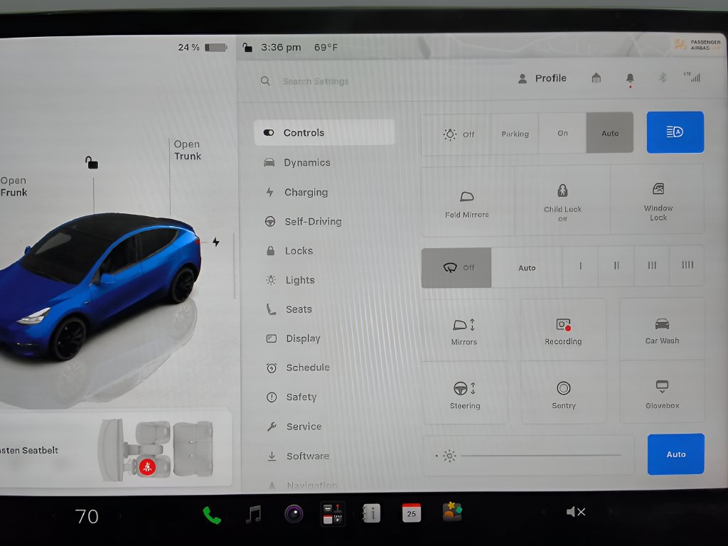 Used 2024 Tesla Model Y Performance AWD/4WD image 26