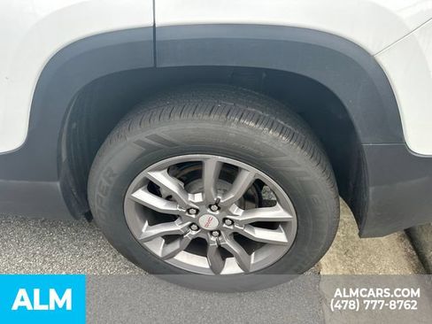 Used 2024 GMC Terrain SLT FWD image 12