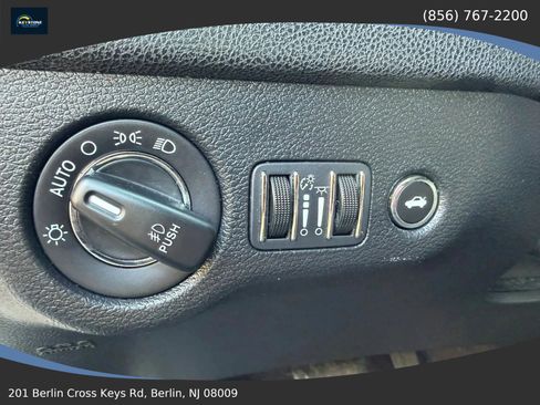 Used 2019 Chrysler 300 S image 31