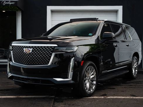 Used 2021 Cadillac Escalade ESV Premium Luxury w/ Performance Package AWD/4WD image 3