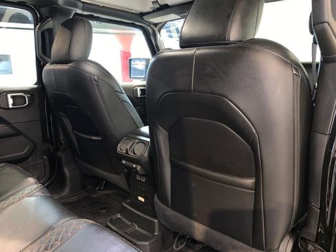 Used 2022 Jeep Wrangler Unlimited Sahara image 16