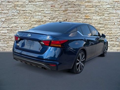 Used 2019 Nissan Altima 2.5 SR FWD image 7