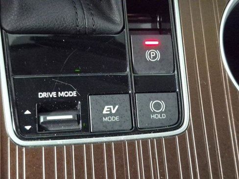 Certified 2024 Toyota Sienna XLE image 25