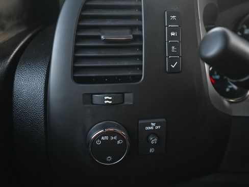 Used 2011 Chevrolet Silverado 2500 LT w/ Interior Plus Package image 38