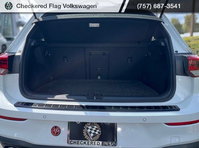 Used 2023 Volkswagen GTI Autobahn FWD image 33