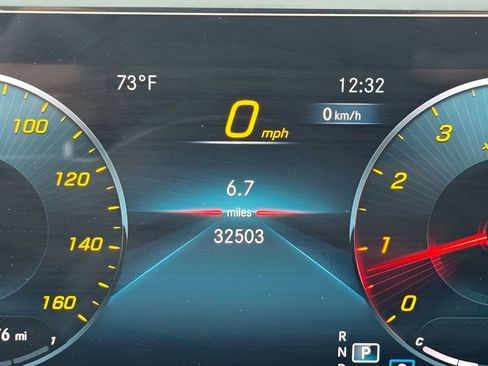 Used 2022 Mercedes-Benz GLB 250 4MATIC w/ Premium Package Lite image 24