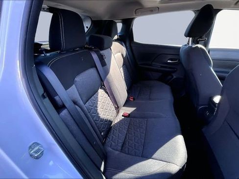 Used 2025 Nissan Kicks SV w/ SV Premium Package image 17