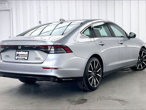 Used 2024 Honda Accord Touring image 12