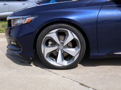Used 2020 Honda Accord Touring image 8