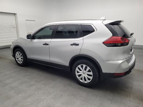 Used 2017 Nissan Rogue S image 3