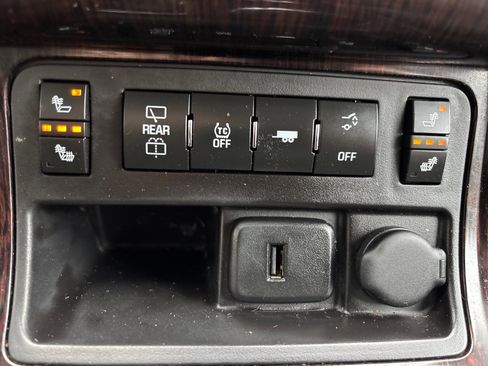 Used 2017 Chevrolet Traverse LT w/ Graphite Special Edition image 34