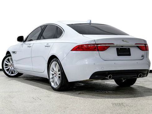 Used 2018 Jaguar XF Portfolio RWD image 8