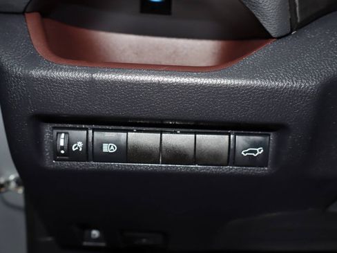 Used 2019 Toyota RAV4 Limited w/ Carpet Mat Package AWD/4WD image 16