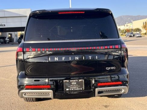 Certified 2025 INFINITI QX80 Luxe image 8