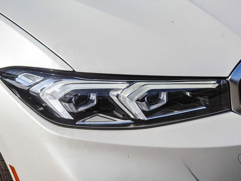 Used 2024 BMW 330i Sedan image 8