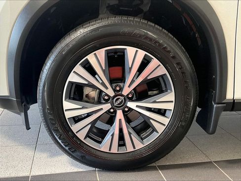 Used 2023 Nissan Rogue SV AWD/4WD image 7