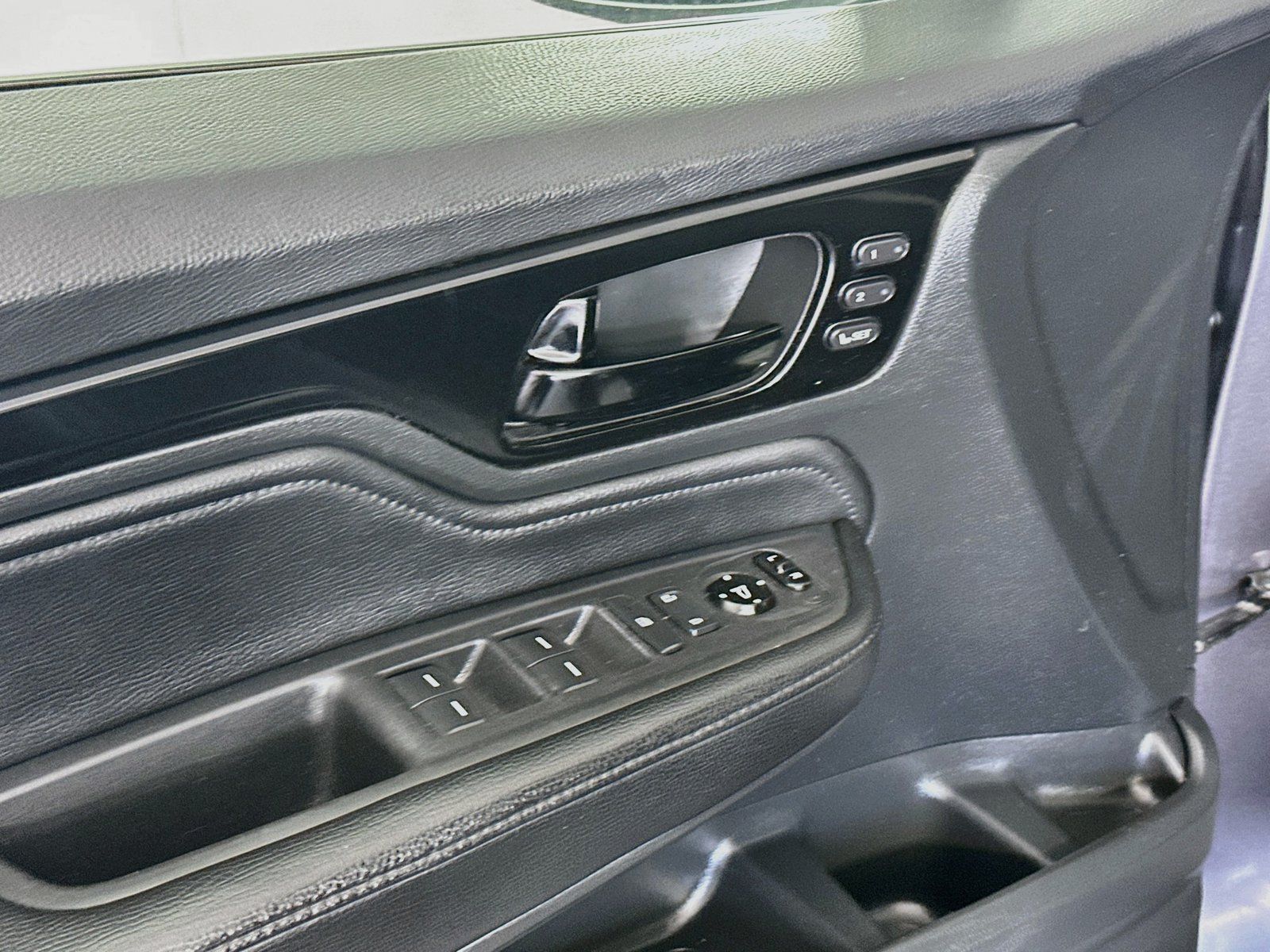 Used 2021 Honda Odyssey Touring image 18