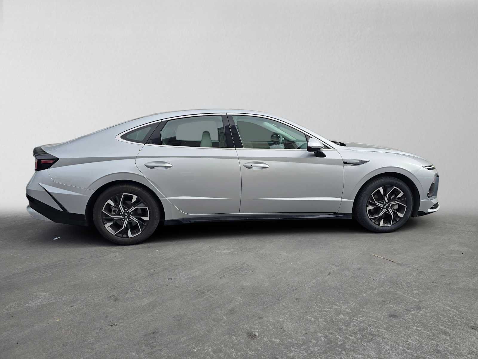 Used 2024 Hyundai Sonata SEL FWD image 6