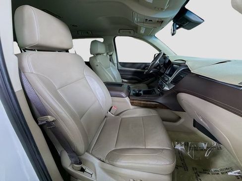 Used 2018 Chevrolet Suburban LT RWD image 30