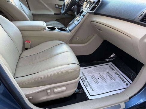 Used 2010 Toyota Venza AWD image 17