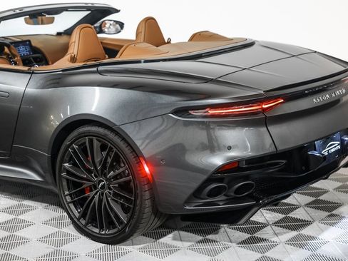 Used 2021 Aston Martin DBS Superleggera Volante image 18