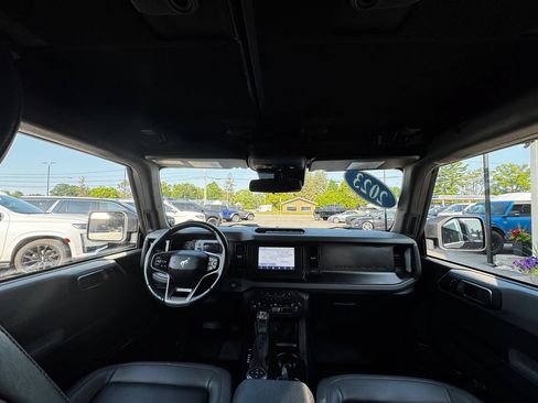 Used 2023 Ford Bronco Big Bend w/ Sasquatch Package AWD/4WD image 37