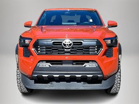 Used 2025 Toyota Tacoma TRD Off-Road image 3