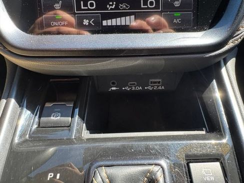 Used 2025 Subaru Outback Wilderness AWD/4WD image 32