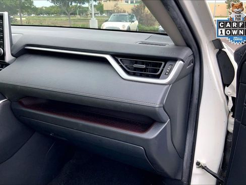 Used 2022 Toyota RAV4 Limited image 15