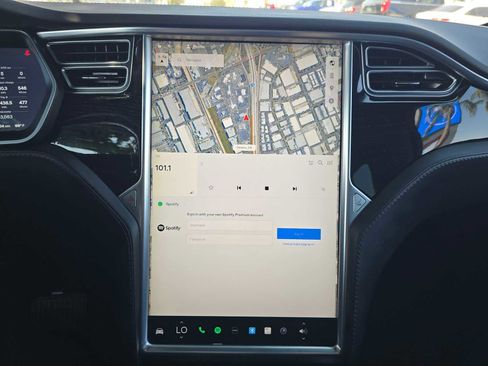 Used 2018 Tesla Model X 100D AWD/4WD image 28