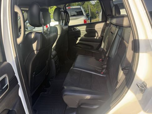 Used 2021 Jeep Grand Cherokee Laredo X RWD image 13