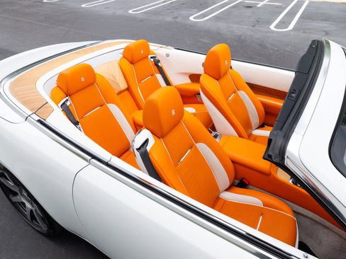 Used 2017 Rolls-Royce Dawn RWD image 8