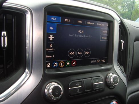 Used 2021 GMC Sierra 1500 SLT w/ X31 Off-Road Package image 15